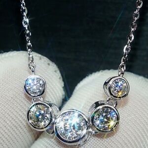 5-Stone Zirconia Pendant Necklace - Stylish Silver plated Titanium -NWT GORGEOUS